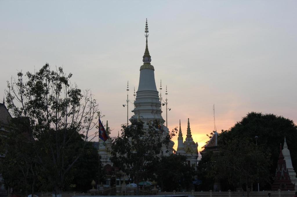 Jun Yue Hotel Phnom Penh Ngoại thất bức ảnh