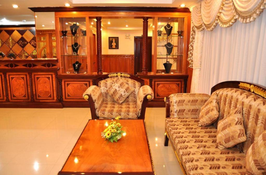 Jun Yue Hotel Phnom Penh Ngoại thất bức ảnh