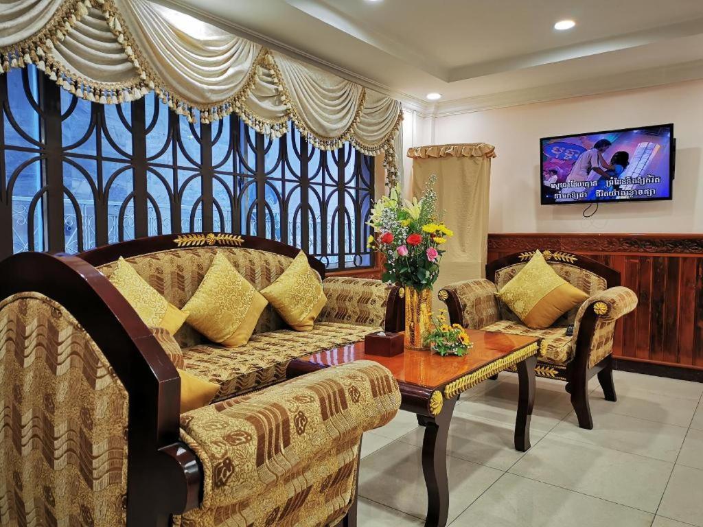 Jun Yue Hotel Phnom Penh Ngoại thất bức ảnh