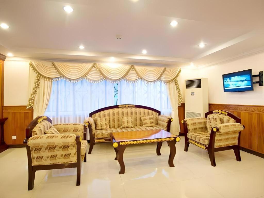 Jun Yue Hotel Phnom Penh Ngoại thất bức ảnh