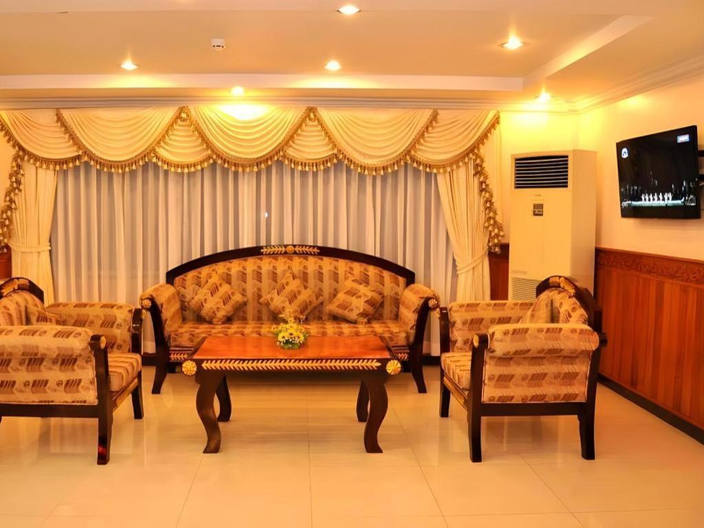 Jun Yue Hotel Phnom Penh Ngoại thất bức ảnh