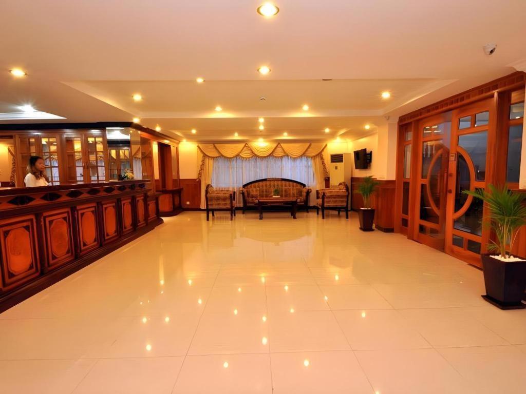 Jun Yue Hotel Phnom Penh Ngoại thất bức ảnh