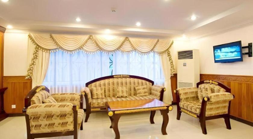Jun Yue Hotel Phnom Penh Ngoại thất bức ảnh